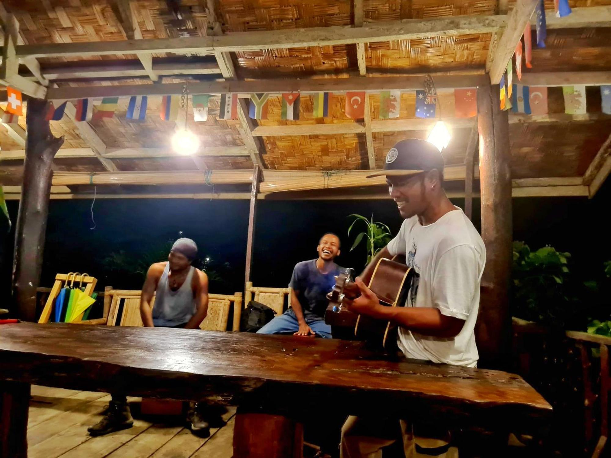 Batu Kapal Guest House & Jungle Trekking บูกิตลาวัง ภายนอก รูปภาพ