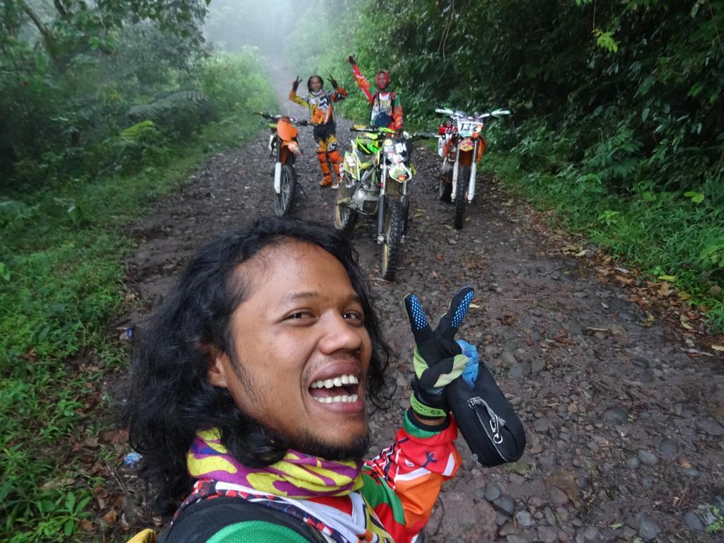 Batu Kapal Guest House & Jungle Trekking บูกิตลาวัง ภายนอก รูปภาพ